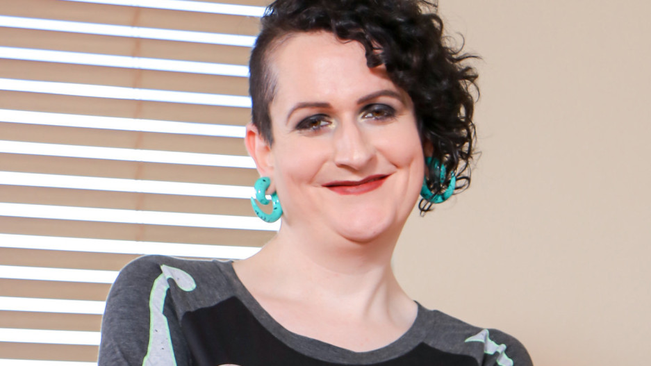 Tempting Lyra Plays Her Pussy!