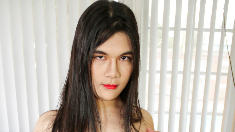 Sultry Nephthys Meets The Couch!