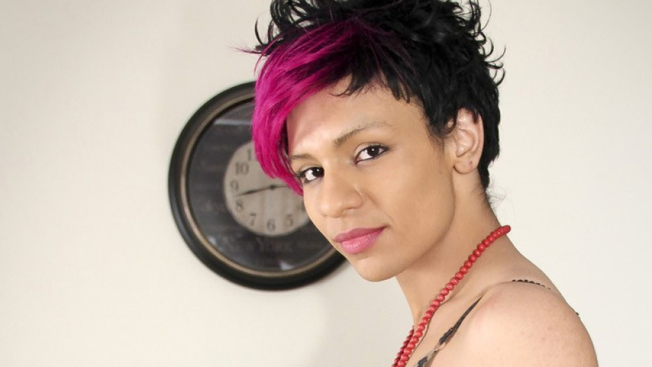 Nikki Takes It To Floor